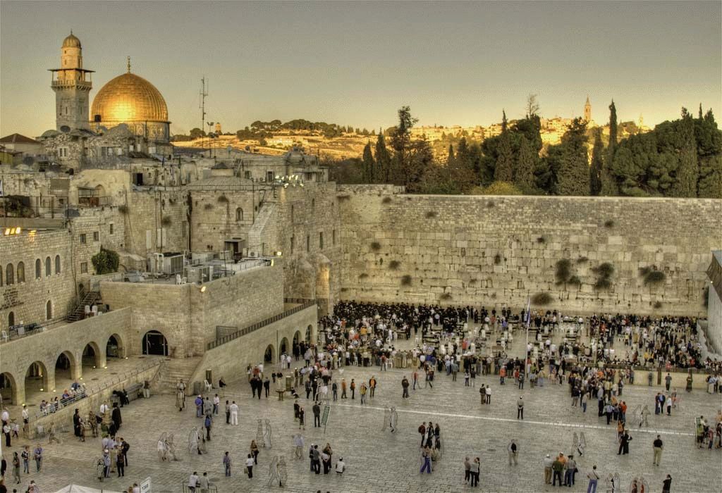 Erfüllung von Wünschen in Jerusalem an der Klagemauer